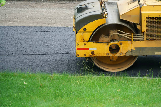 Best Gravel Driveway Installation  in Cedar Falls, IA